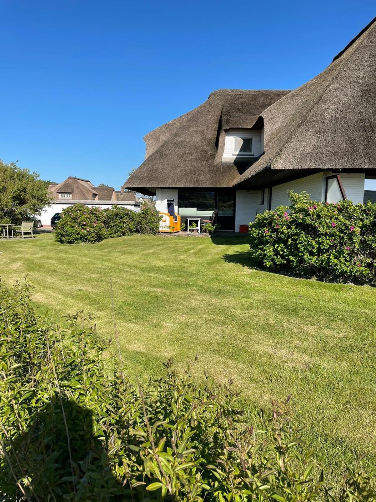 Beachhouse Brösum Екстериор снимка